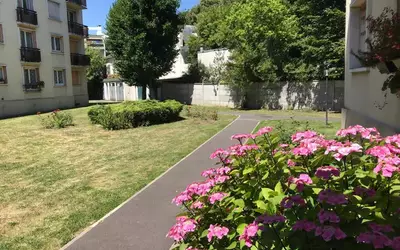 Avec Box Montmorency (95160)