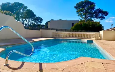 Sanary-Sur-Mer (83110)