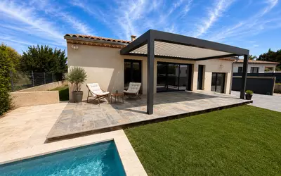 Uzès (30700)