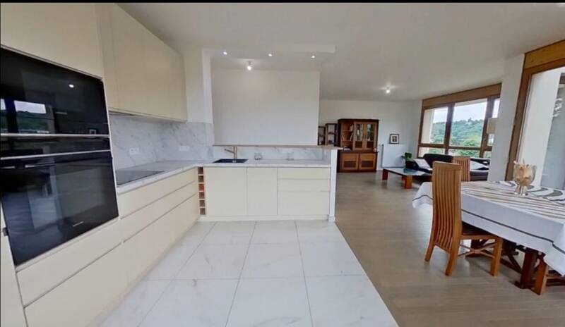 Avec : 70M² Rooftop Et 10M²+8 M² Loggias