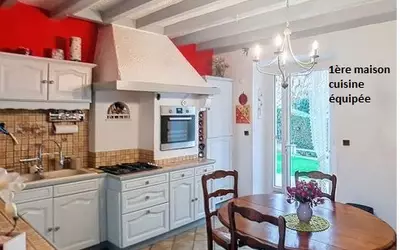 - Un Lot De 2 Maisons