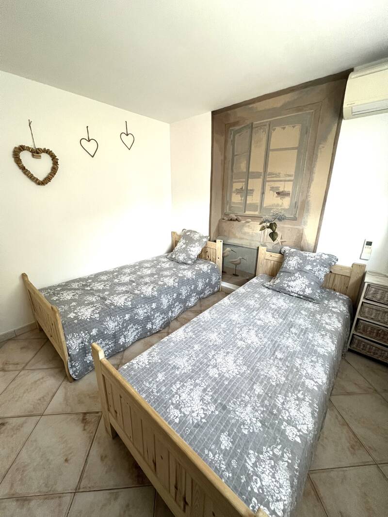 Fréjus (83600)