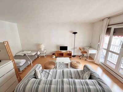 Location appartement studio Paris 18e