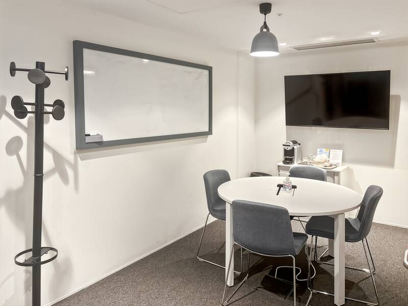 Bureaux, local professionnel Paris 19E - 45&nbsp;m² - 2.329&nbsp;&euro;