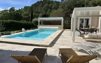 Méounes-Lès-Montrieux (83136)