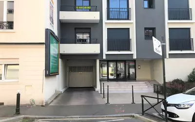 Puteaux (92800)