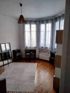 Location appartement studio Paris 18e