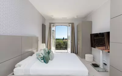 Mougins