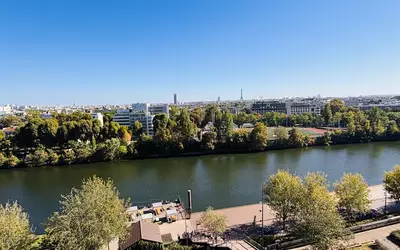 Avec Terrasse - Courbevoie Limite Neuilly Sur Seine -