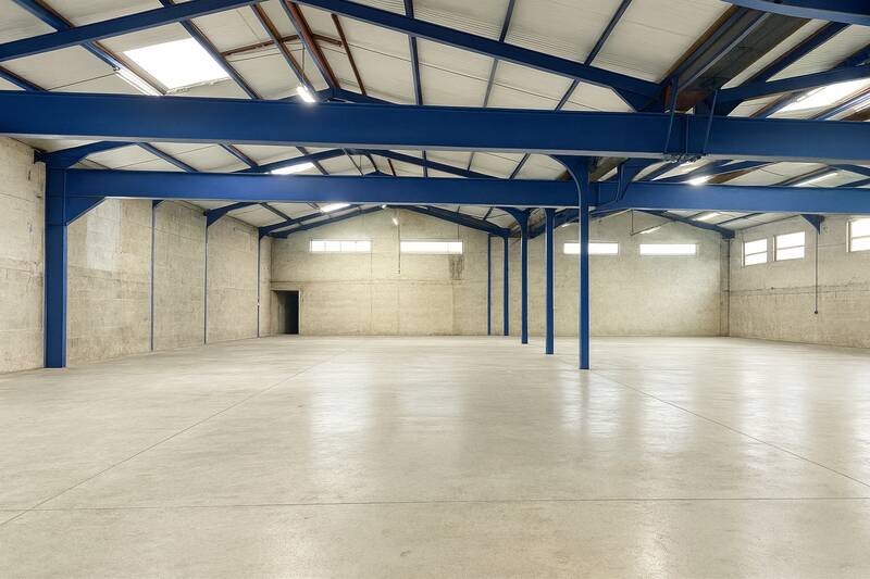 Local d'activité Pringy - 800&nbsp;m² - 8.800&nbsp;&euro;