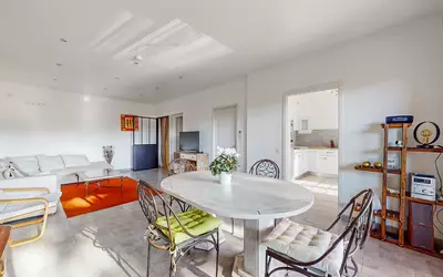 Fréjus (83600)