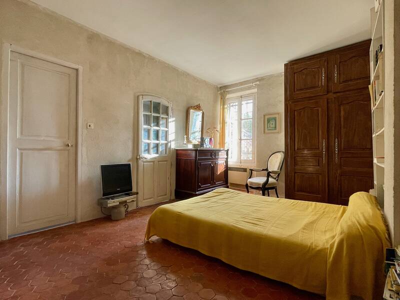 Arles (13104)