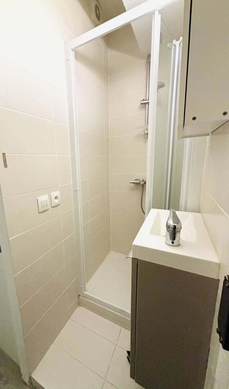 Chambre De Bonne, Paris 15E (75015)