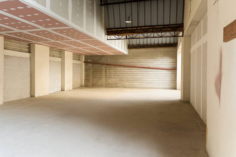 Local d'activité Toulouse - 150&nbsp;m² - 2.500&nbsp;&euro;
