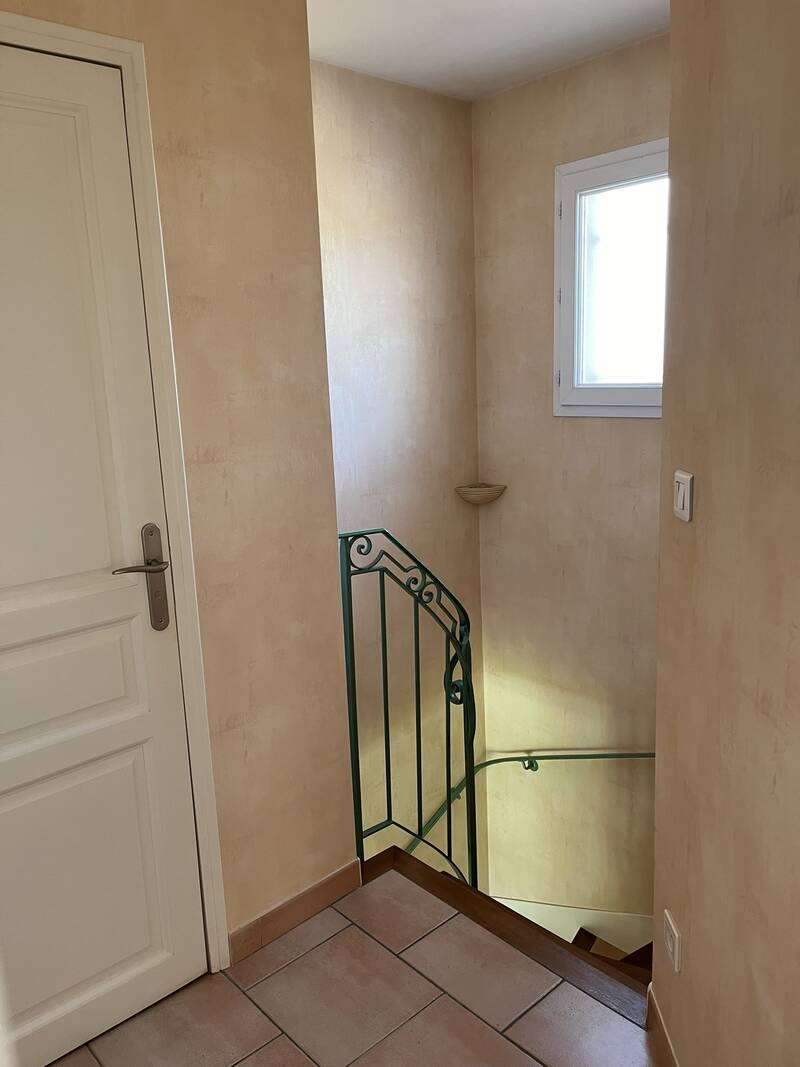 Valence (82400)