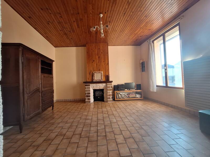Chauny (02300)