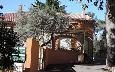 Sanary-Sur-Mer (83110)