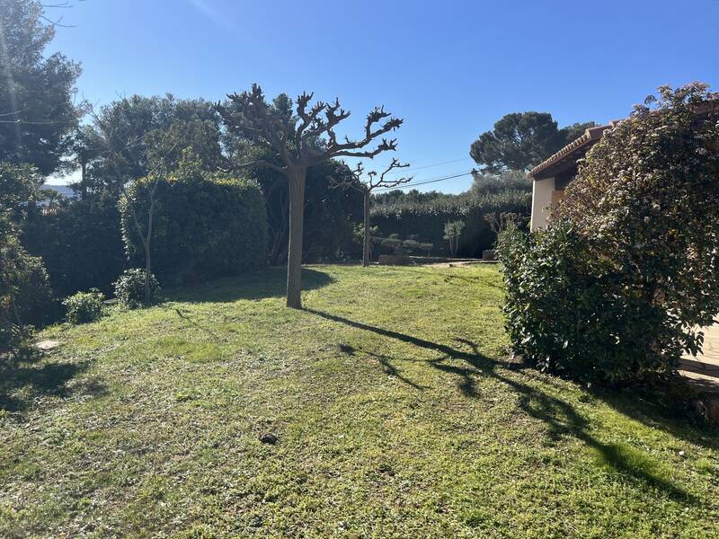 Saint-Cyr-Sur-Mer (83270)