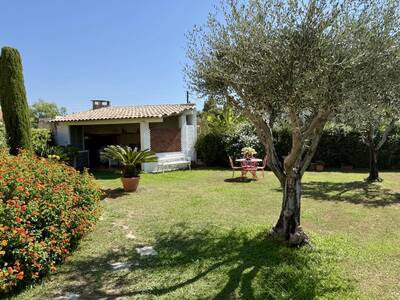 Vente maison 17 pièces Hyères (83400)