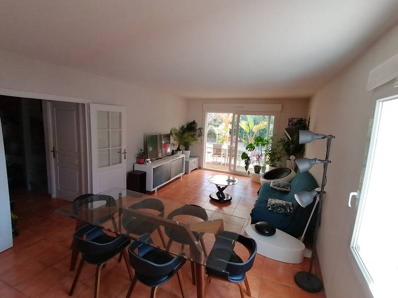 Fréjus (83600)