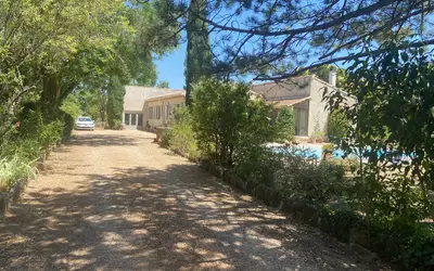 Montaren-Et-Saint-Médiers (30700)