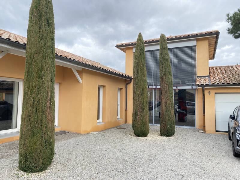 Lacenas (69640)