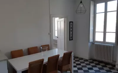 Nîmes (30000)