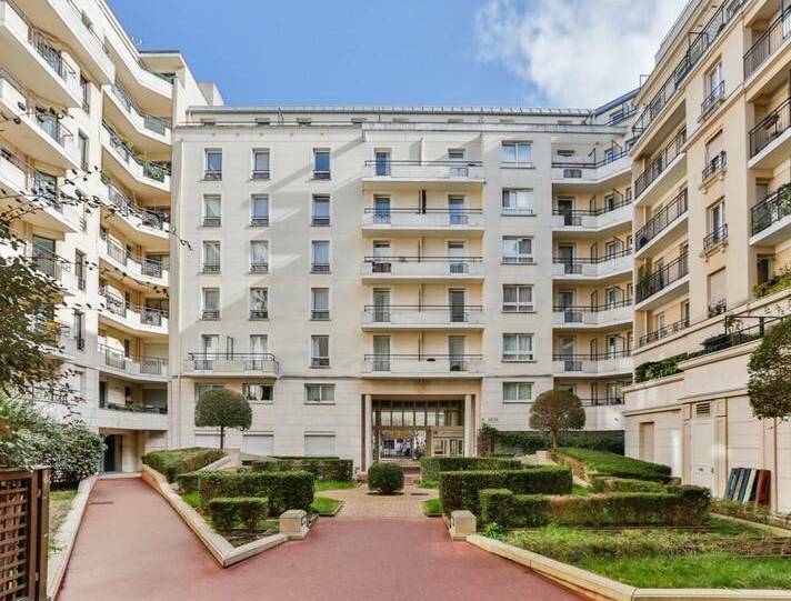 Issy-Les-Moulineaux (92130)