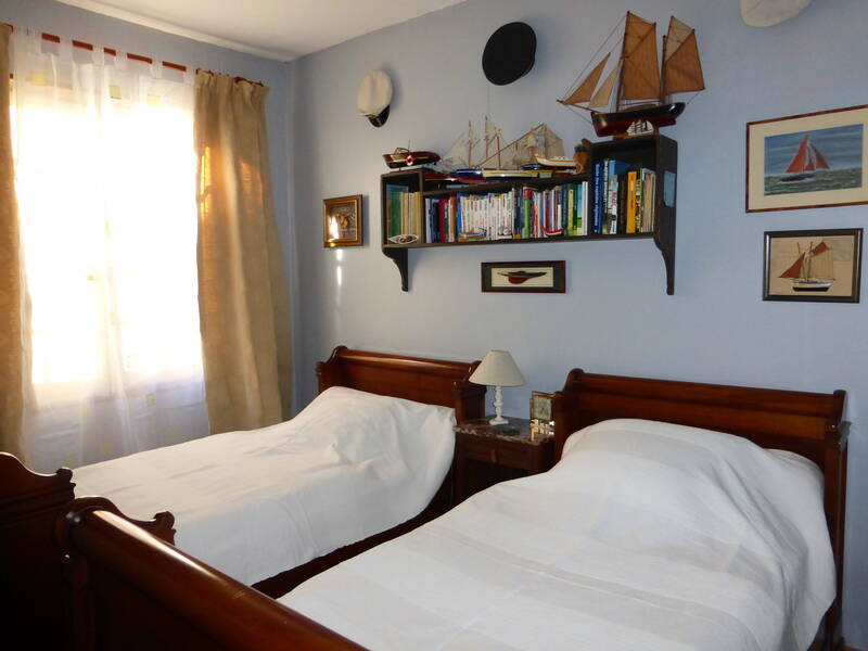 Mèze (34140)