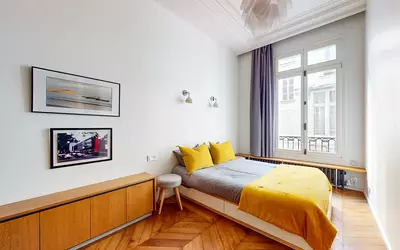 Paris 9E