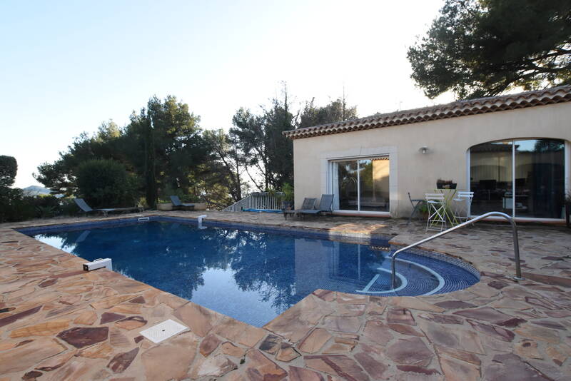 Saint-Cyr-Sur-Mer (83270)
