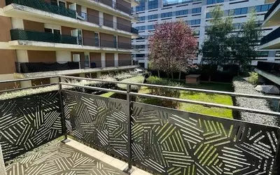Appartement Avec Terrasse Refait À Neuf