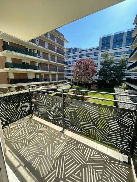 Appartement Avec Terrasse Refait À Neuf