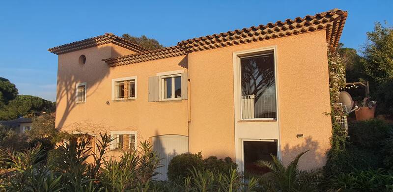 Fréjus (83600)