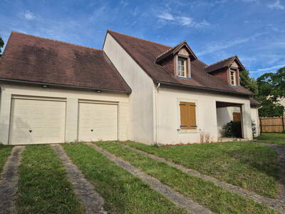 Vente maison 6 pièces Solesmes (72300)
