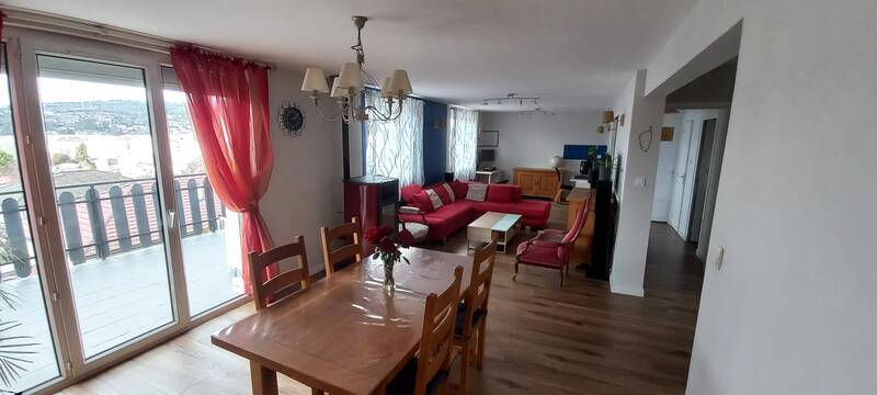Oyonnax (01100)