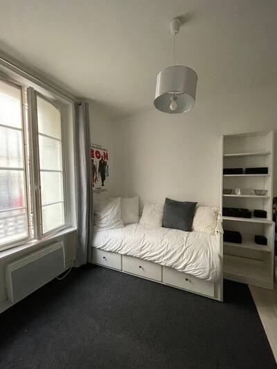 Location appartement studio Paris 18e