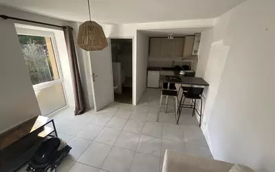 Avec Studio Annecy (74000)