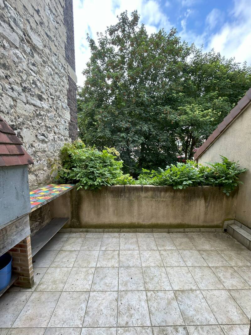 - Maison De Ville