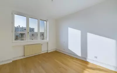 Lyon 8E