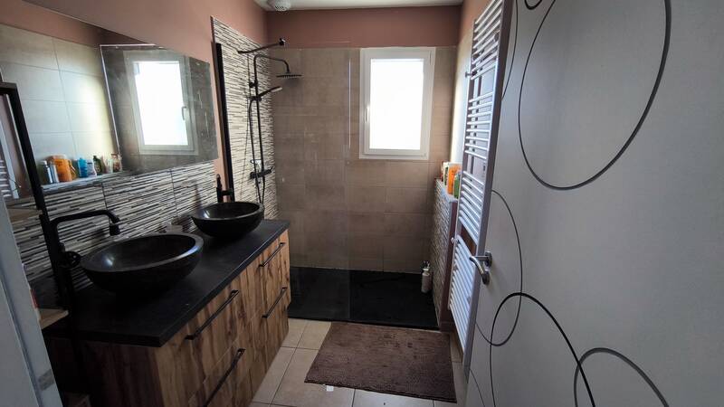 Salles (33770)-Avec Belle Suite Parentale Et Panneaux Solaires-