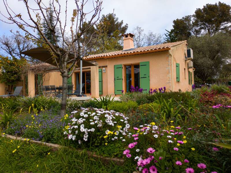 Roquefort-Les-Pins (06330)
