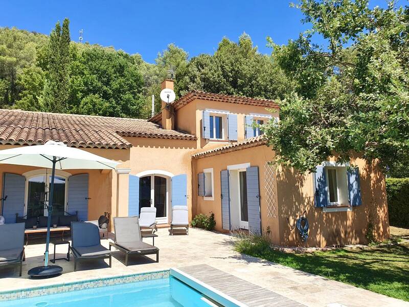 Salernes (83690)
