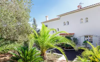 Mougins