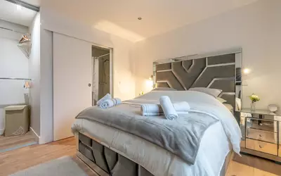 - Maison De Ville