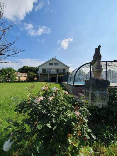 Vente maison 6 pièces Saint-Jean-d'Angély (17400)