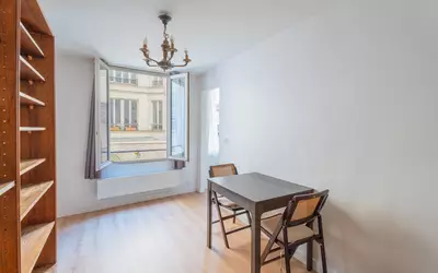Paris 8E