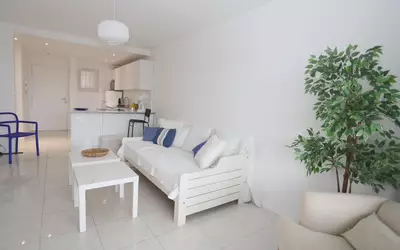 Fréjus (83600)