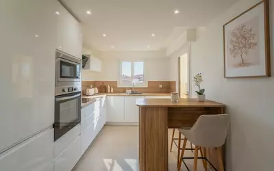Fréjus (83600)