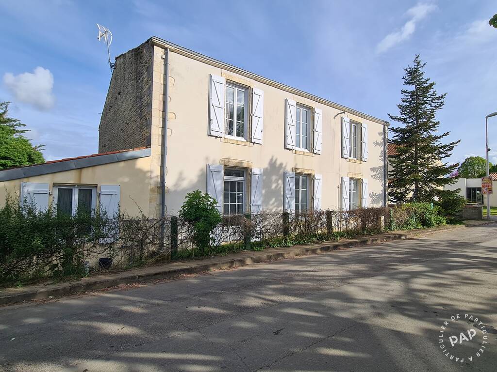 Maison 8 pièces 220 m² · à Angliers · 220 m² · 399 000 €